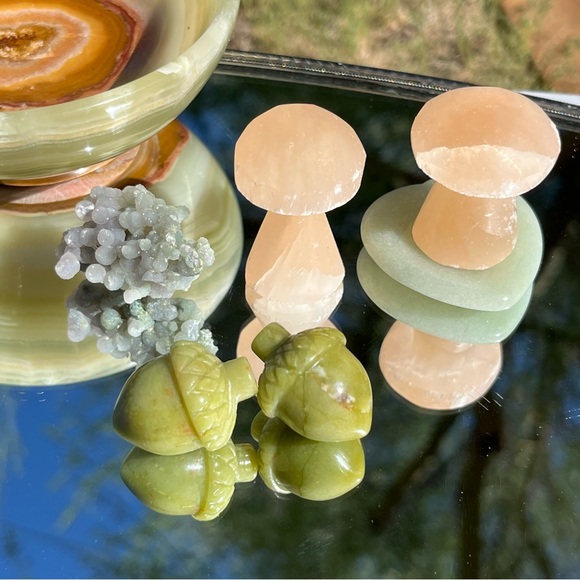 Banded Green Onyx Bowl, Selenite Mushrooms, Grape Agate, Ocean Jasper Chips - Picture 8 of 16